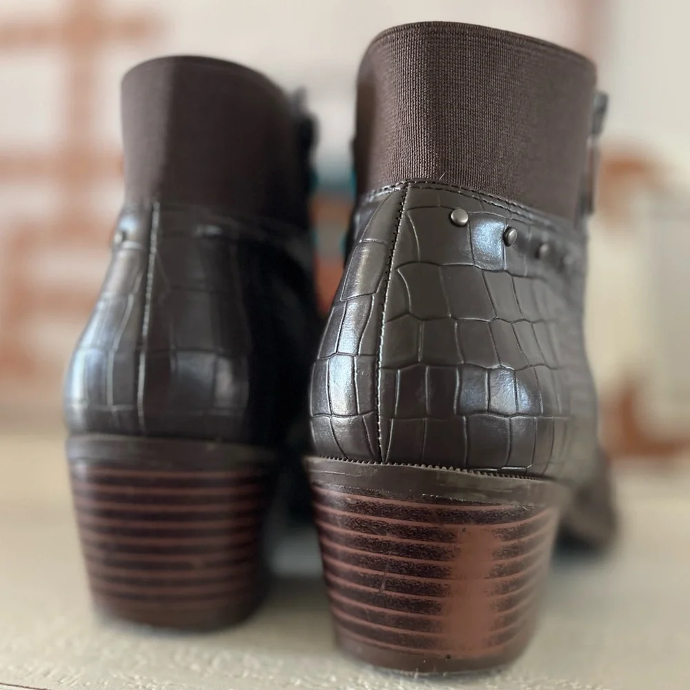 Brown Suede Ankle Booties Side Zip Croc Embossed Studded Low Block Heel 🔥